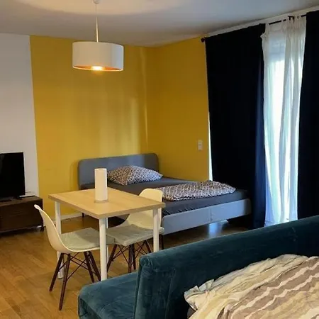 Plants 24 7 Check In 4 Persons