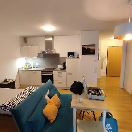 Plants 24 7 Check In 4 Persons *