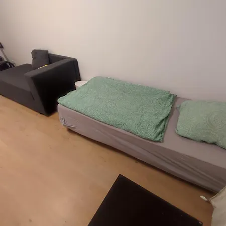 Plants 24 7 Check In 4 Persons *