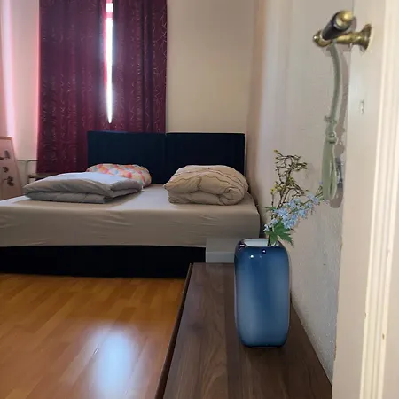 Plants 24 7 Check In 4 Persons Apartment