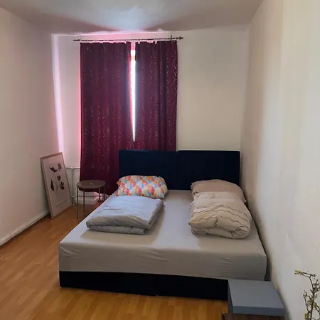 Plants 24 7 Check In 4 Persons *