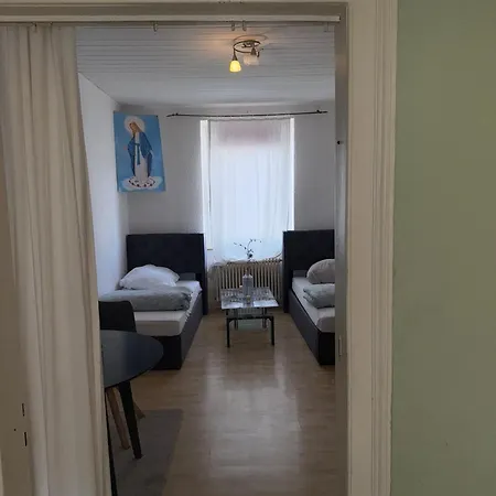 Plants 24 7 Check In 4 Persons