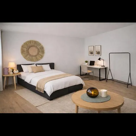 Plants 24 7 Check In 4 Persons *