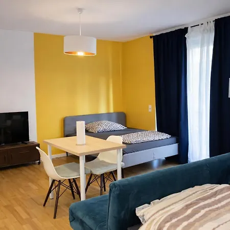 Plants 24 7 Check In 4 Persons *