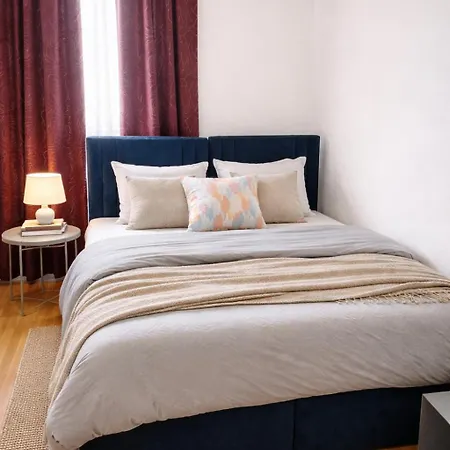 Plants 24 7 Check In 4 Persons