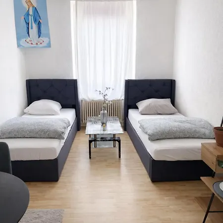 Plants 24 7 Check In 4 Persons Apartment