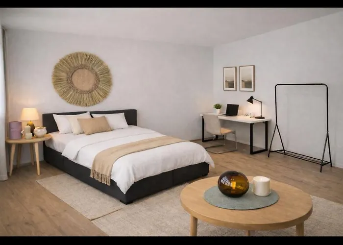 Plants 24 7 Check In 4 Persons *