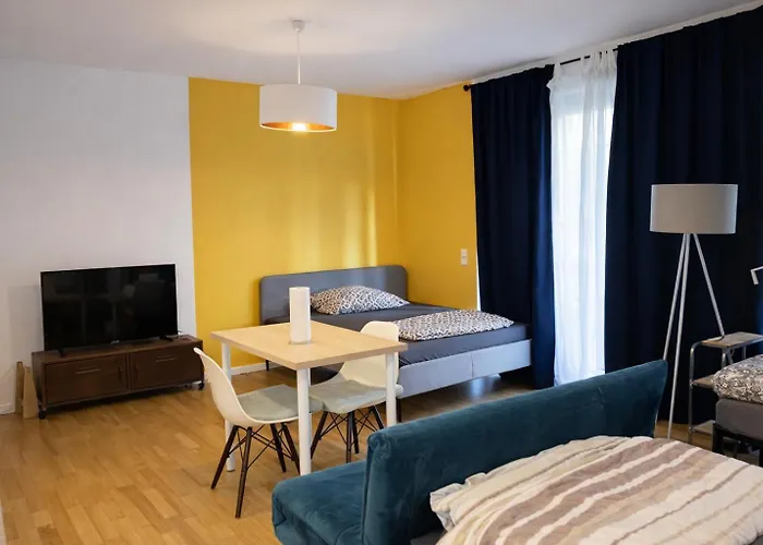 Plants 24 7 Check In 4 Persons *