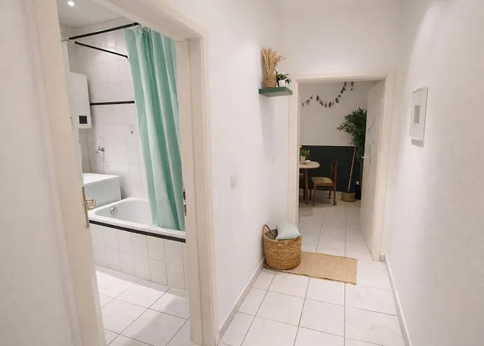 Plants 24 7 Check In 4 Persons *